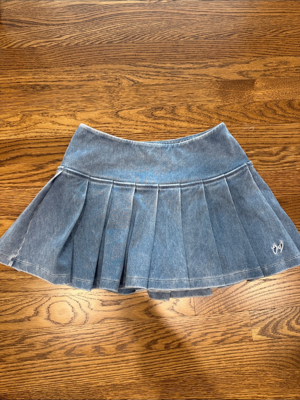 Outdoor Voices size small denim pleated skort